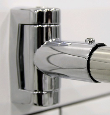 Karniz_pryamoy_dlya_shtory_na_pryamougolnuyu_vannu_3m_khrom